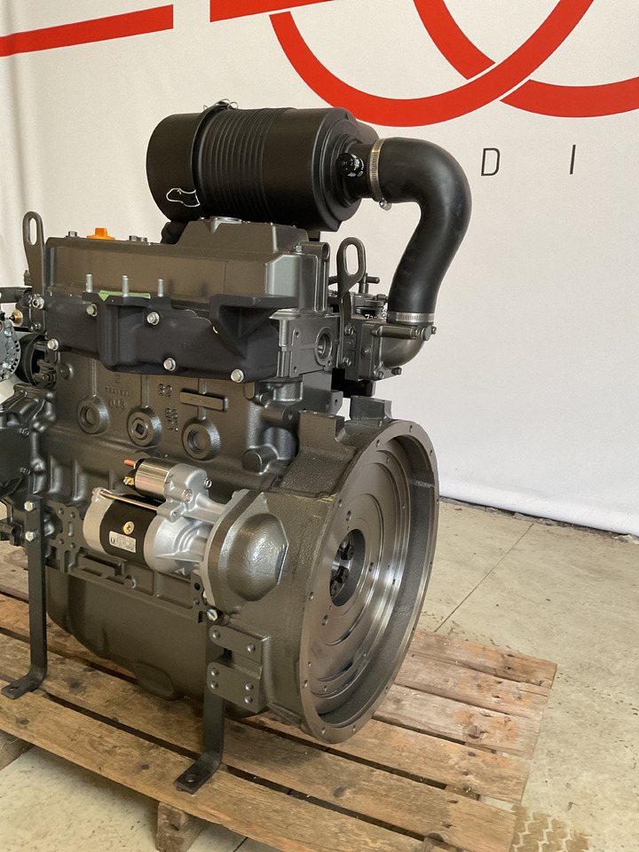 Yanmar 4TNV98 - Motor: billede 4 Yanmar 4TNV98 - Motor: billede 4