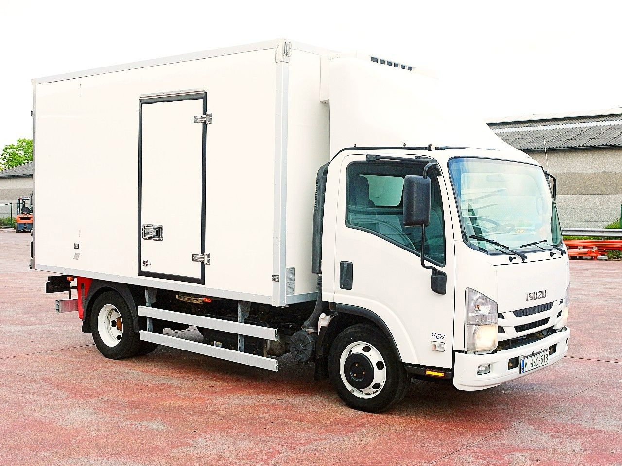 Isuzu N2R 75 KUHLKOFFER THERMOKING V500 MAX €6 - Kølebil: billede 2 Isuzu N2R 75 KUHLKOFFER THERMOKING V500 MAX €6 - Kølebil: billede 2
