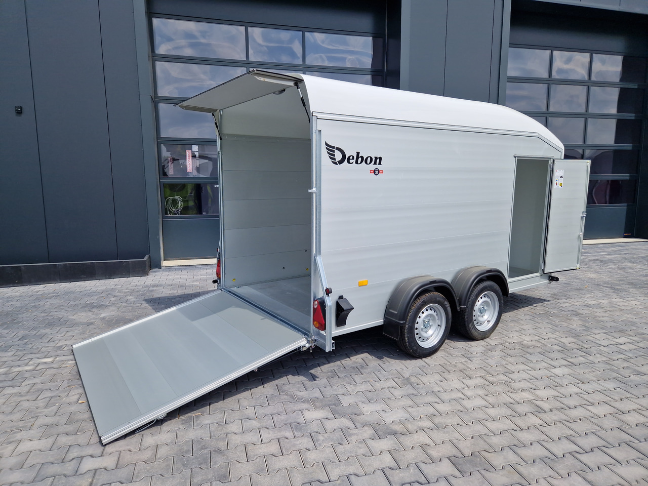 Cargo Roadster 700 plus 375x180x200cm Alu Poly weiß Seitentür Pullman 100km/H 2600kg Modell 2025 - Biltrailer: billede 1 Cargo Roadster 700 plus 375x180x200cm Alu Poly weiß Seitentür Pullman 100km/H 2600kg Modell 2025 - Biltrailer: billede 1