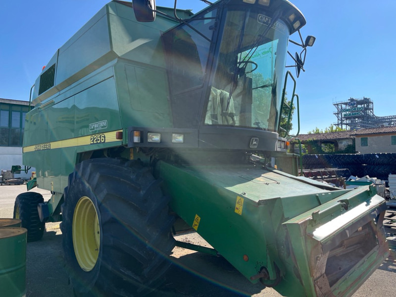 John Deere 2256 - Mejetærsker: billede 5 John Deere 2256 - Mejetærsker: billede 5