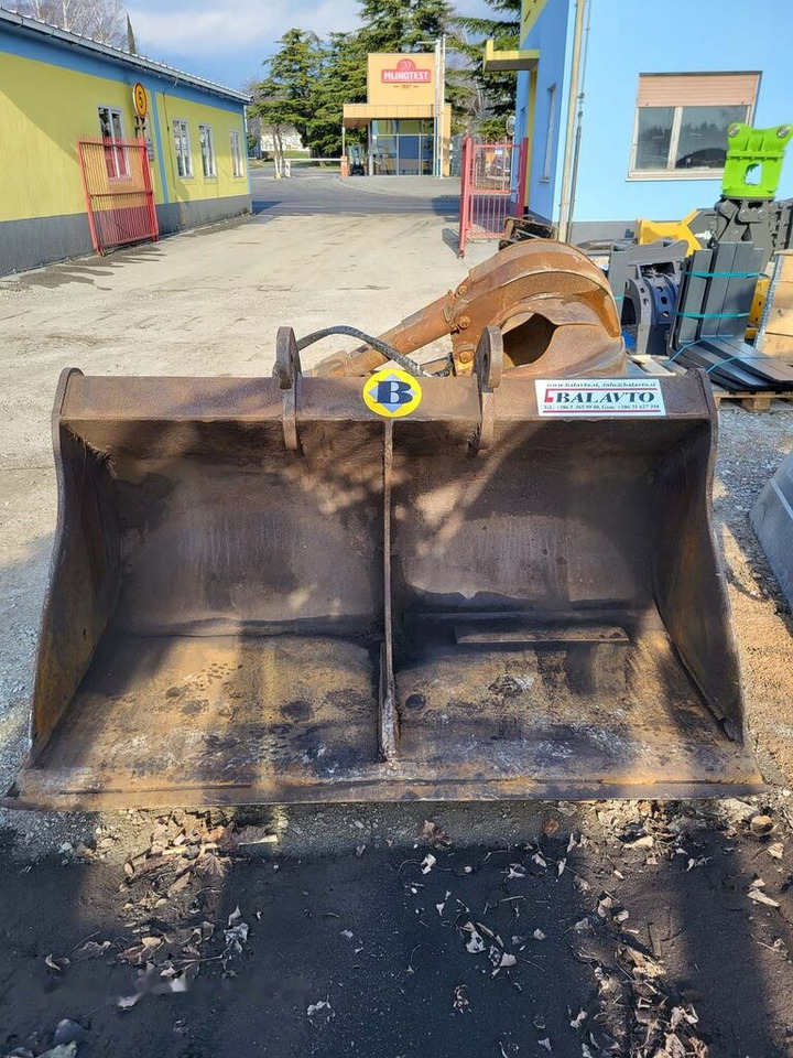 Slope bucket 2000 mm - Skovl til gravemaskine: billede 1 Slope bucket 2000 mm - Skovl til gravemaskine: billede 1