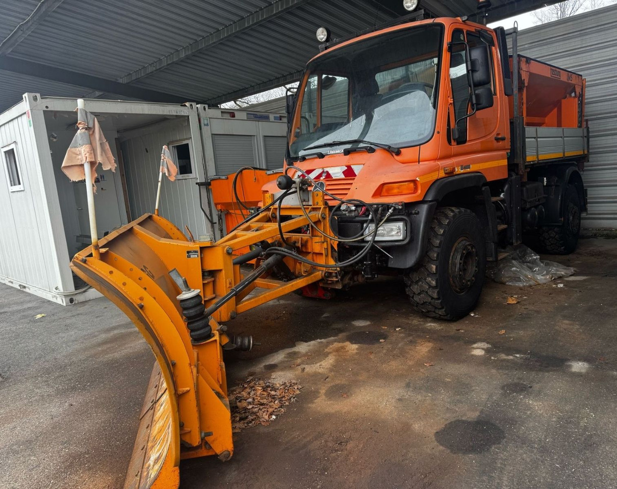 Unimog U400 4x4, Winterdienst, Schild+Streuer - Lastbil: billede 2 Unimog U400 4x4, Winterdienst, Schild+Streuer - Lastbil: billede 2