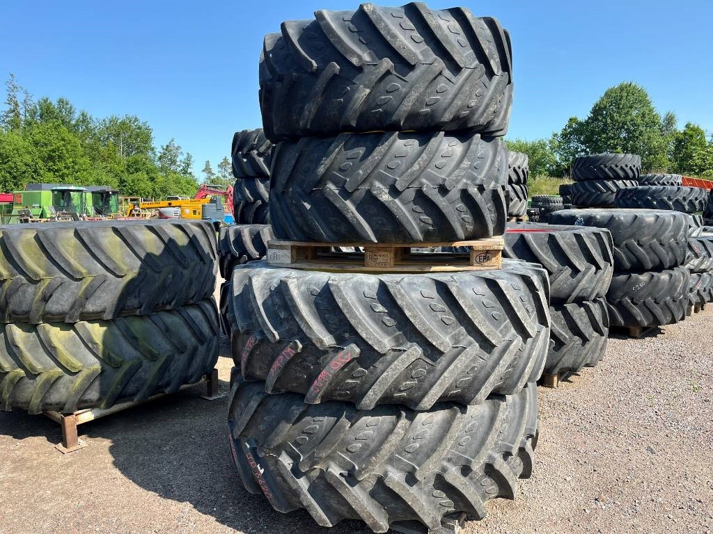 Kleber 520/70R38 480/70R24 till JD 6620 - Dæk for Landbrugsmaskine: billede 1 Kleber 520/70R38 480/70R24 till JD 6620 - Dæk for Landbrugsmaskine: billede 1