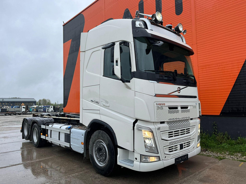 Volvo FH 540 6x4 HIAB 21 ton / L=5600 mm / RETARDER / TANDEM AXLE LIFT - Lastbil kroghejs: billede 4 Volvo FH 540 6x4 HIAB 21 ton / L=5600 mm / RETARDER / TANDEM AXLE LIFT - Lastbil kroghejs: billede 4