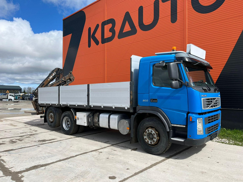 Volvo FM 9 300 6x2*4 HIAB 085D-3 / PLATFORM L=6320 mm - Lastbil med lad, Lastbil med kran: billede 4 Volvo FM 9 300 6x2*4 HIAB 085D-3 / PLATFORM L=6320 mm - Lastbil med lad, Lastbil med kran: billede 4