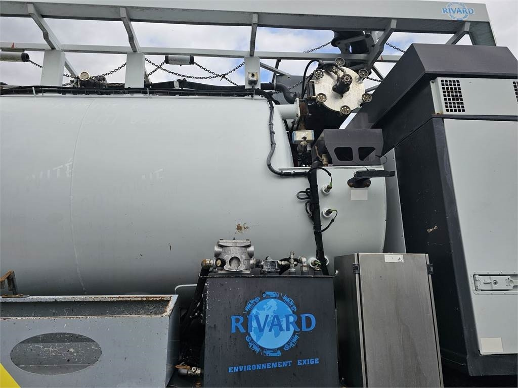 Renault 6x4 WUKO RIVARD RECYTLING for collecting liquid wa - Utility/ Speciel maskine: billede 2 Renault 6x4 WUKO RIVARD RECYTLING for collecting liquid wa - Utility/ Speciel maskine: billede 2