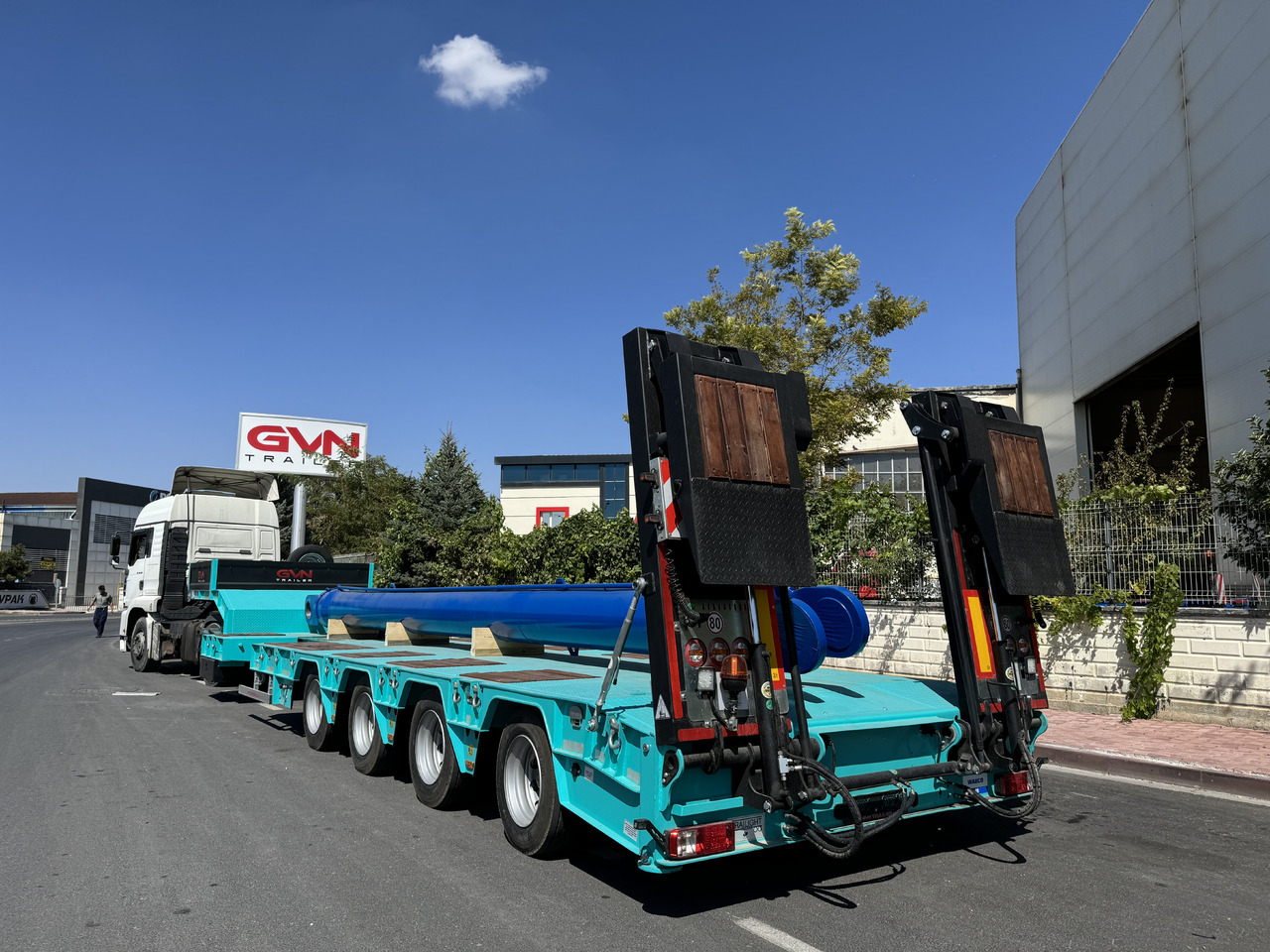 GVN Trailer 4 AXLE EXTENDABLE LOWBED - Nedbygget platform sættevogn: billede 1 GVN Trailer 4 AXLE EXTENDABLE LOWBED - Nedbygget platform sættevogn: billede 1