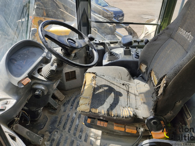Komatsu WA250-5 - Gummihjulslæsser: billede 4 Komatsu WA250-5 - Gummihjulslæsser: billede 4