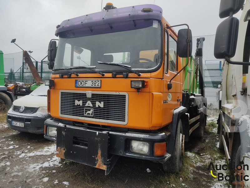 MAN 18.272 - Liftdumper lastbil: billede 2 MAN 18.272 - Liftdumper lastbil: billede 2