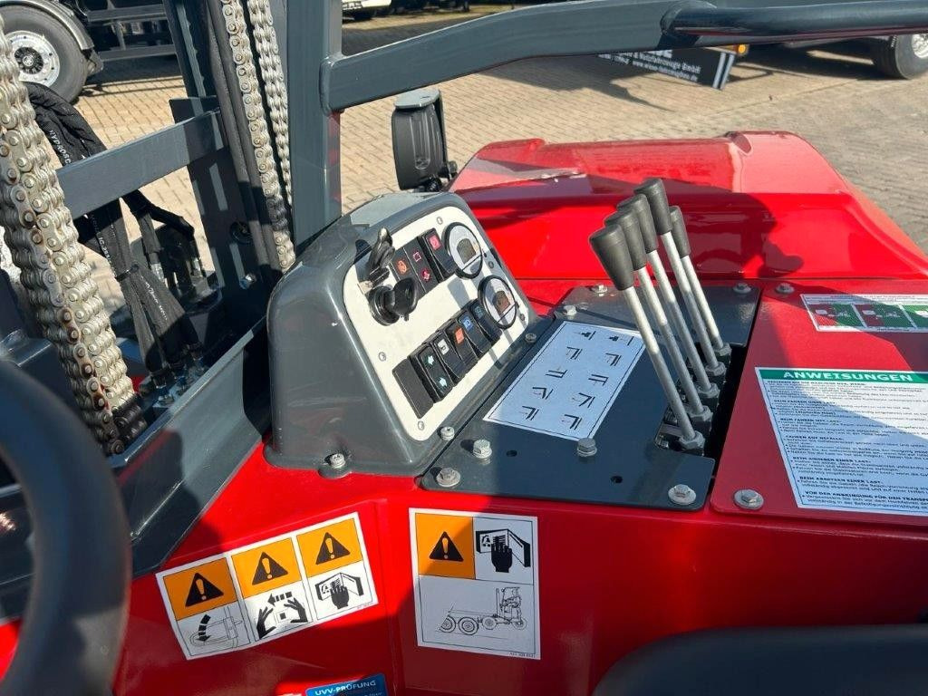 Moffett CARGOTEC - Tragkraft 2.500 kg - Diesel gaffeltruck: billede 4 Moffett CARGOTEC - Tragkraft 2.500 kg - Diesel gaffeltruck: billede 4