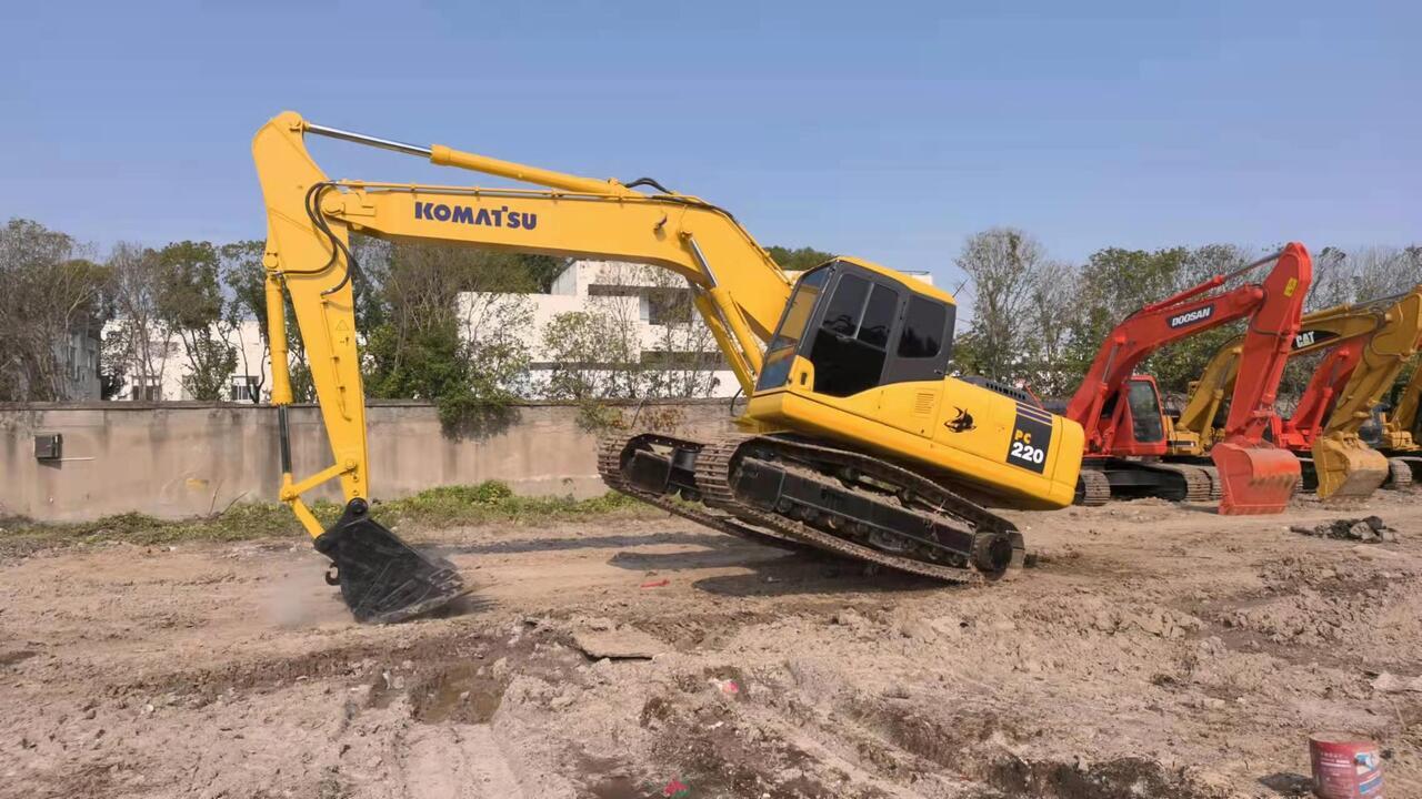 KOMATSU PC220-7 - Bæltegravemaskine: billede 1 KOMATSU PC220-7 - Bæltegravemaskine: billede 1