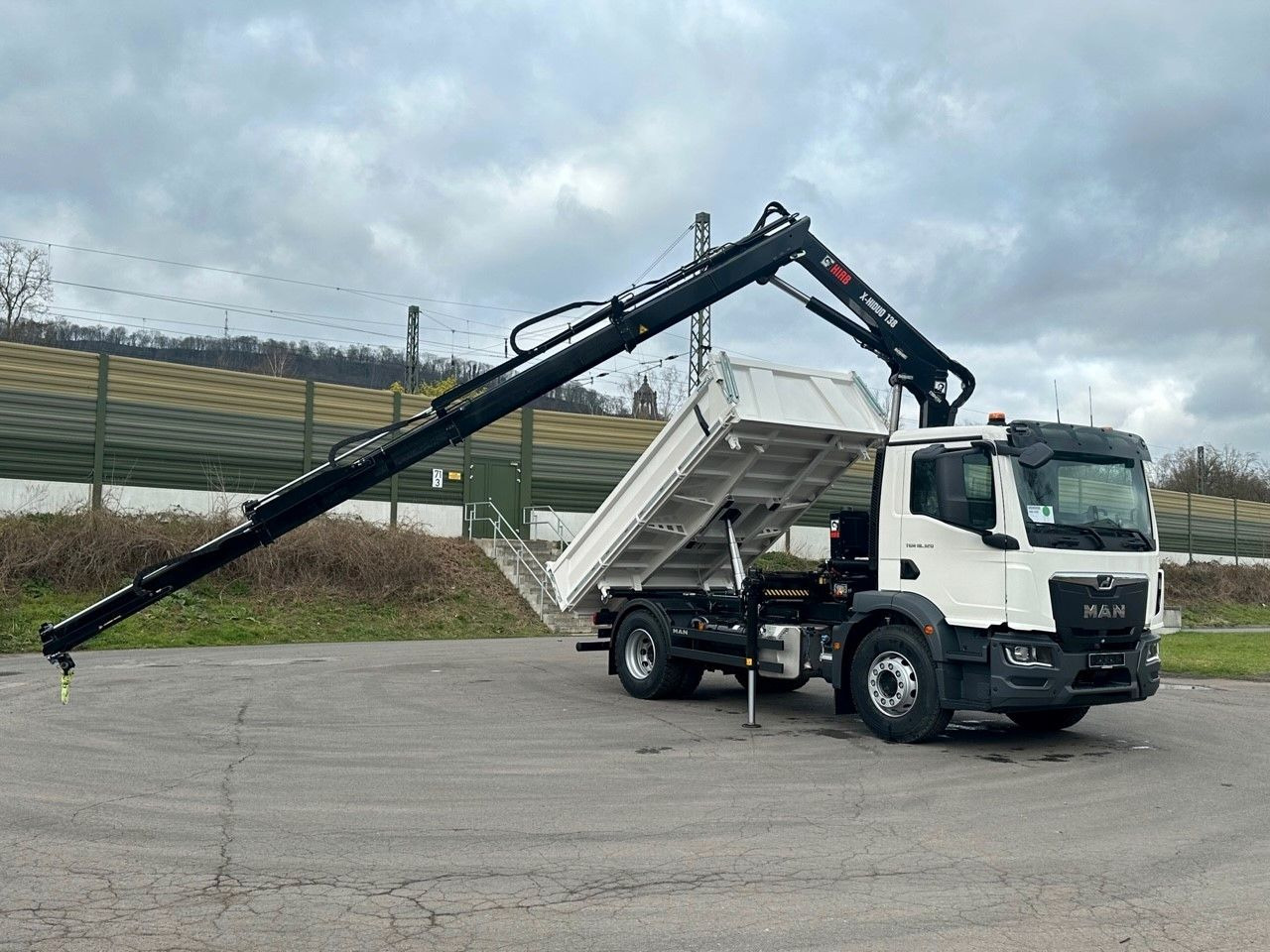 MAN TGM 18.320 4x2 Euro6e Hiab X-HiDuo 138DS-3 - Tipvogn lastbil, Lastbil med kran: billede 1 MAN TGM 18.320 4x2 Euro6e Hiab X-HiDuo 138DS-3 - Tipvogn lastbil, Lastbil med kran: billede 1