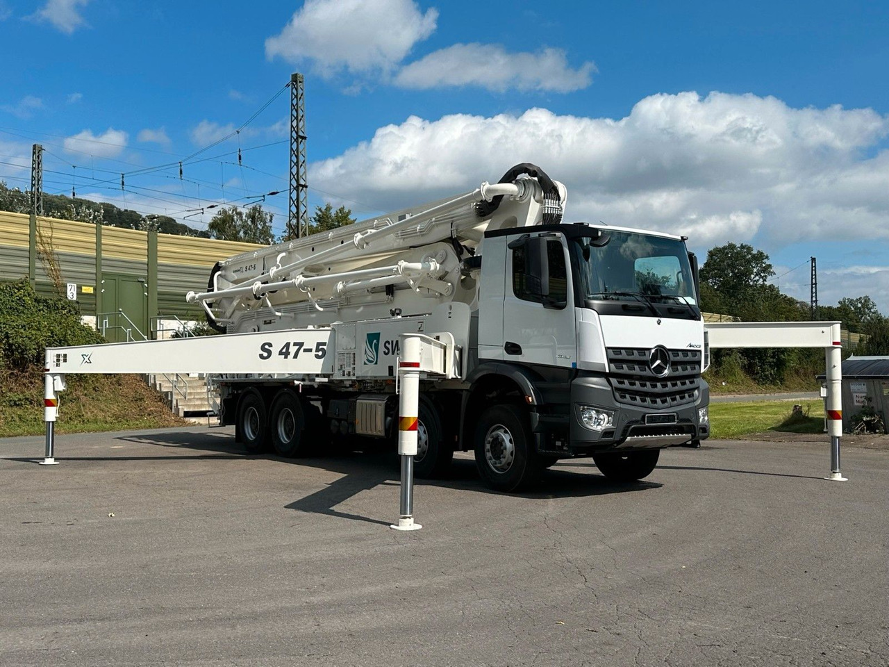 Leje en  Mercedes-Benz Arocs 5 4142  8x4 SWAN TSP 47-5 160RZ ( 47m ) Mercedes-Benz Arocs 5 4142  8x4 SWAN TSP 47-5 160RZ ( 47m ): billede 18