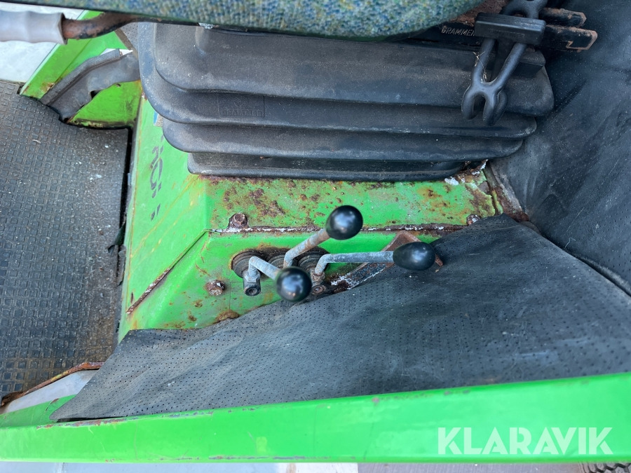 Kommunal traktor Redskabsbærer Egholm 2100 med saltspreder: billede 11