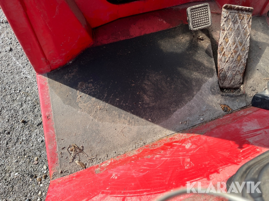 Kommunal traktor Redskabsbærer HTF Boxer 4wd med kost: billede 11