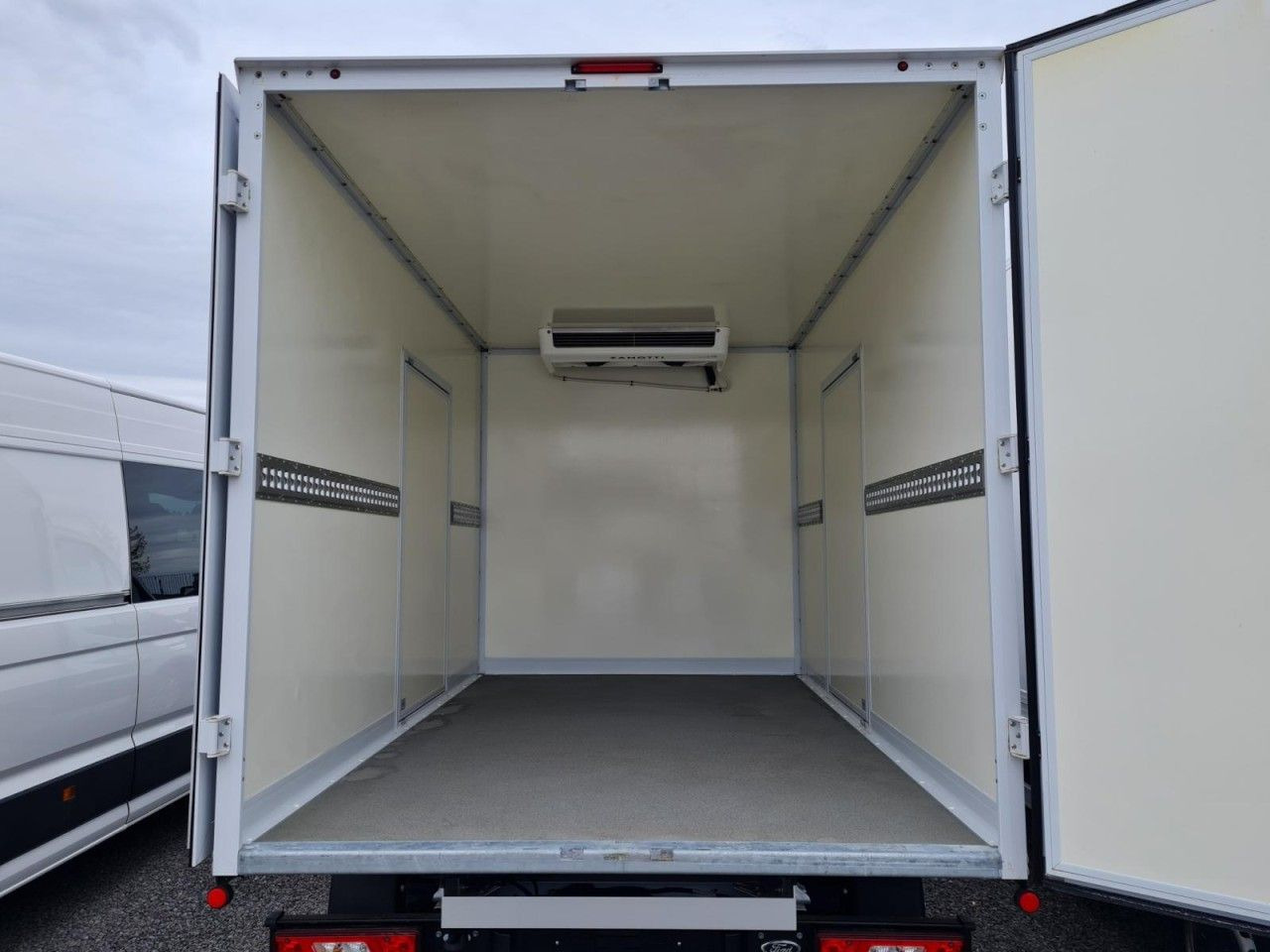 Ford Transit 350 Kühlkoffer STAND+FAHRKÜHLUNG TREND Ford Transit 350 Kühlkoffer STAND+FAHRKÜHLUNG TREND - Kølebil: billede 5 Ford Transit 350 Kühlkoffer STAND+FAHRKÜHLUNG TREND Ford Transit 350 Kühlkoffer STAND+FAHRKÜHLUNG TREND - Kølebil: billede 5