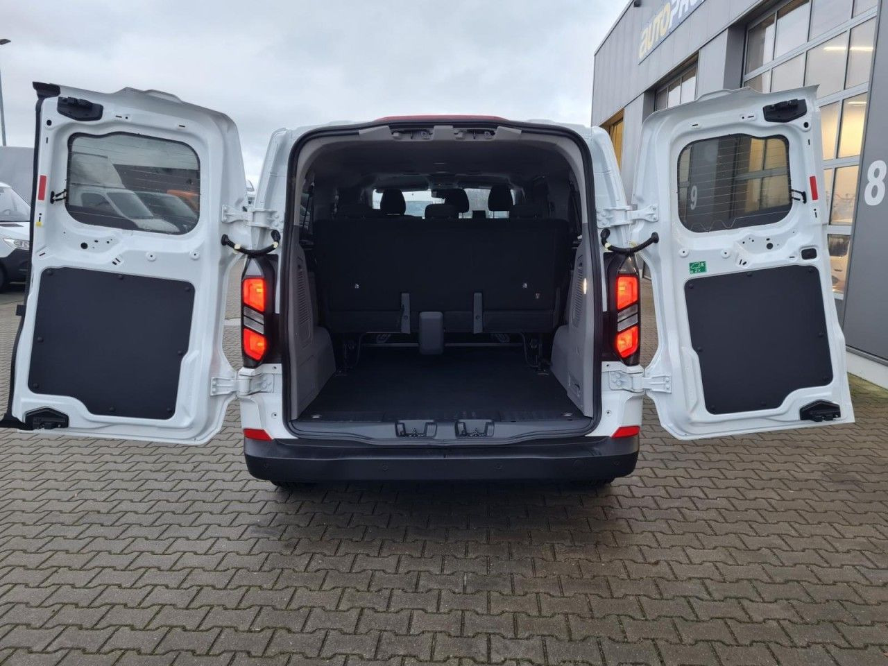 Ford Transit Custom Trend 320 L2 9 Sitzer - Persontransport: billede 5 Ford Transit Custom Trend 320 L2 9 Sitzer - Persontransport: billede 5
