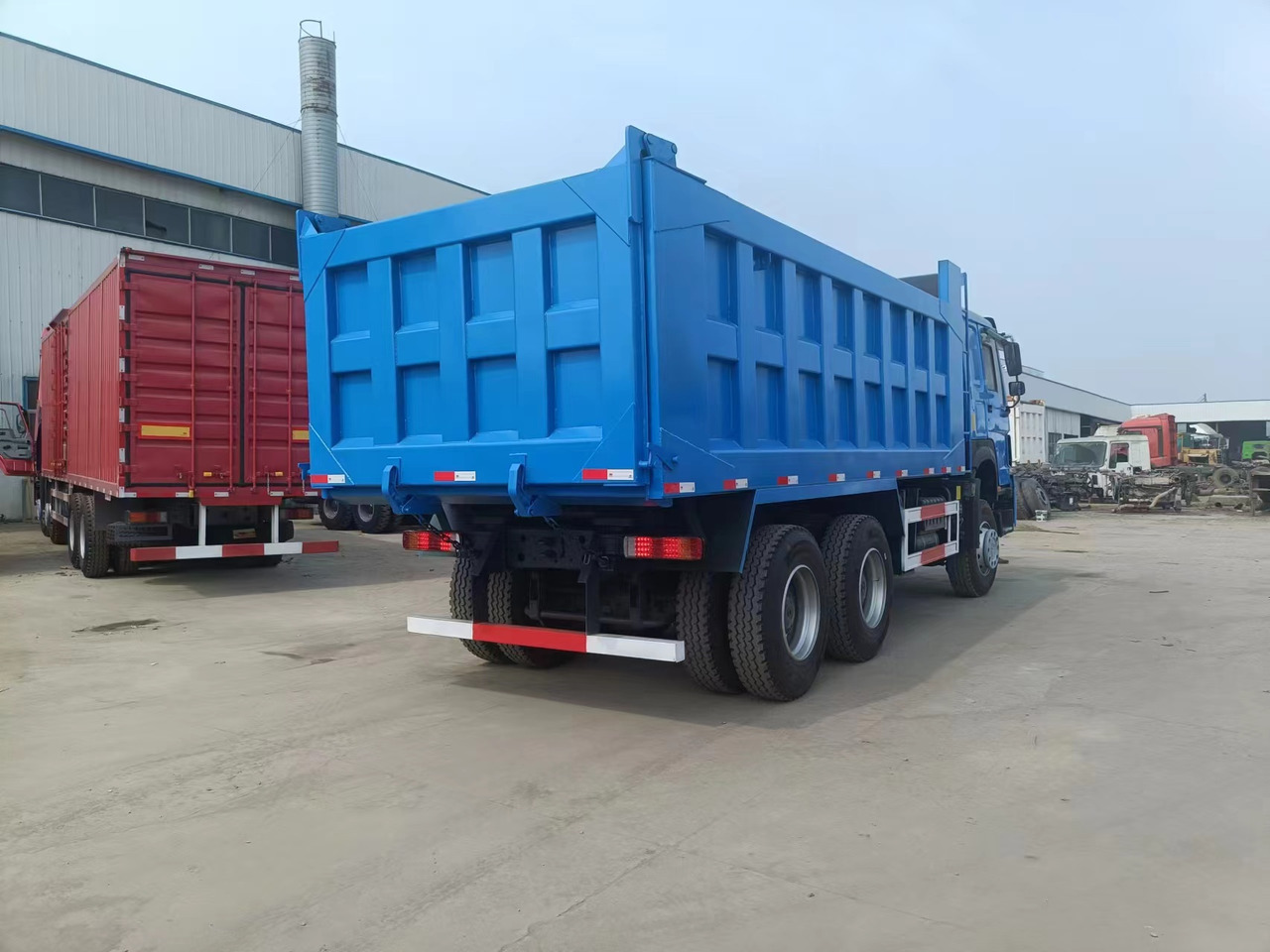 Sinotruk HOWO 371 6*4 dump truck - Mini Tipvogn: billede 3 Sinotruk HOWO 371 6*4 dump truck - Mini Tipvogn: billede 3