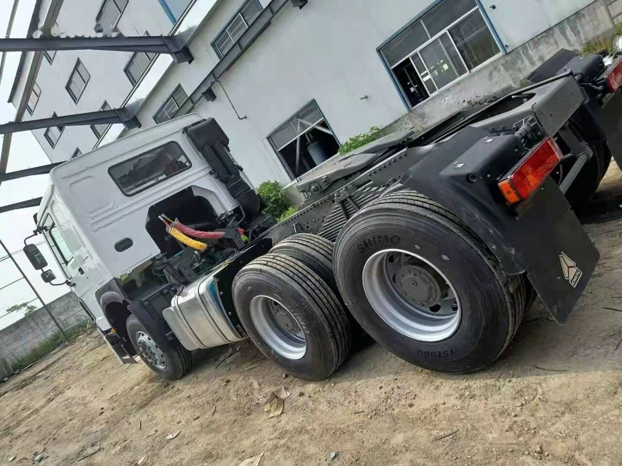 Sinotruk HOWO 371 Tractor - Trækker: billede 4 Sinotruk HOWO 371 Tractor - Trækker: billede 4