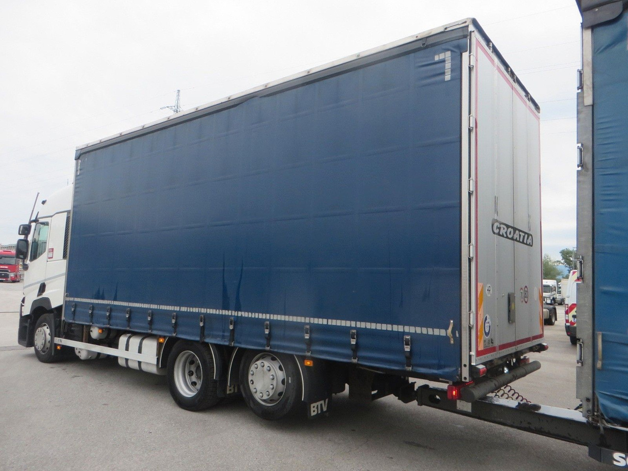 Renault T480 SC 6x2 Tandem jumbo 116m3 - Lastbil med presenning: billede 5 Renault T480 SC 6x2 Tandem jumbo 116m3 - Lastbil med presenning: billede 5