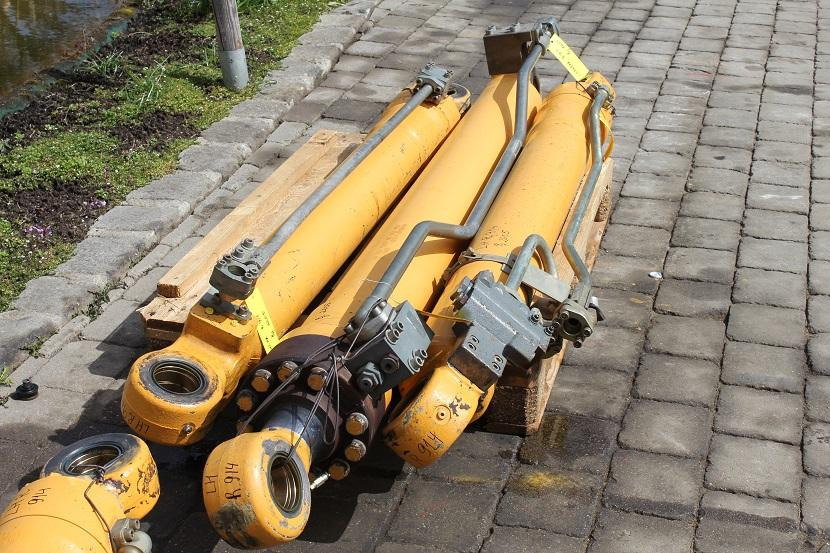 Liebherr R 914 - Hydraulisk cylinder for Entreprenørmaskin: billede 5 Liebherr R 914 - Hydraulisk cylinder for Entreprenørmaskin: billede 5