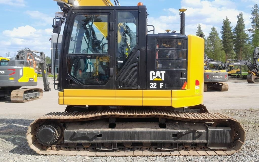 CAT 325FLCR PYÖRITTÄJÄLLLÄ - Bæltegravemaskine: billede 2 CAT 325FLCR PYÖRITTÄJÄLLLÄ - Bæltegravemaskine: billede 2
