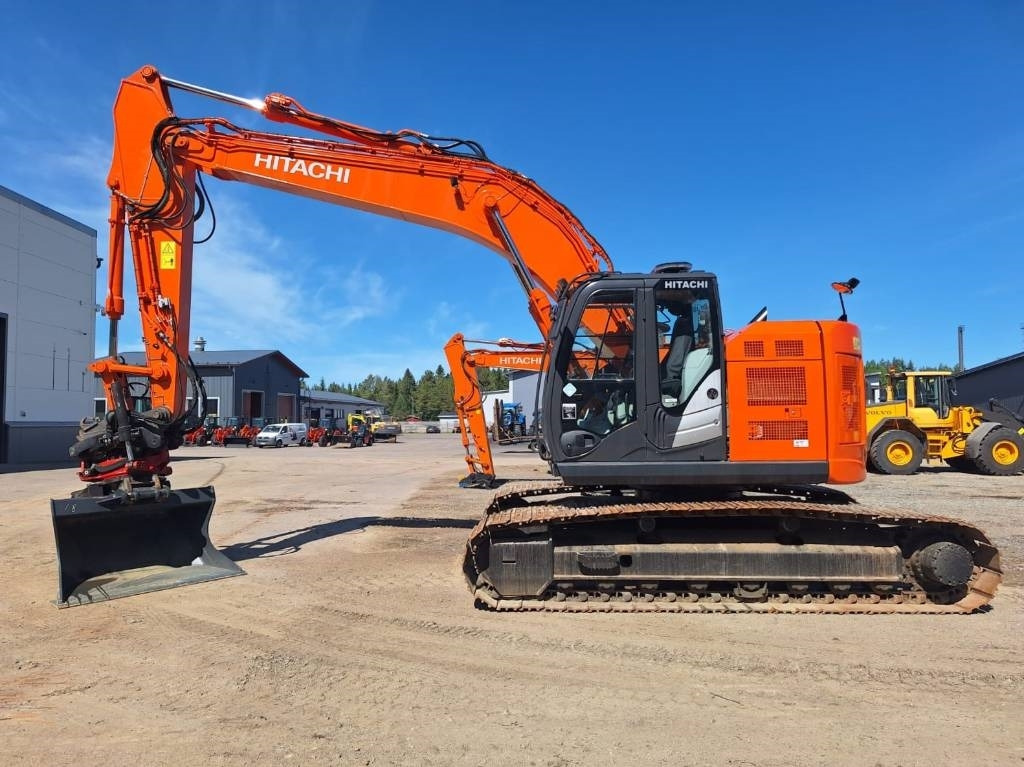 Hitachi ZX225USLC-5 PYÖRITTÄJÄ+PIHDIT YM. - Bæltegravemaskine: billede 1 Hitachi ZX225USLC-5 PYÖRITTÄJÄ+PIHDIT YM. - Bæltegravemaskine: billede 1