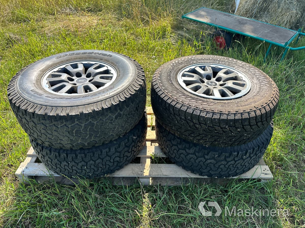 4st SVT Lightning fälgar med däck till Ford Raptor - Dæk og fælge for Pickup: billede 1 4st SVT Lightning fälgar med däck till Ford Raptor - Dæk og fælge for Pickup: billede 1