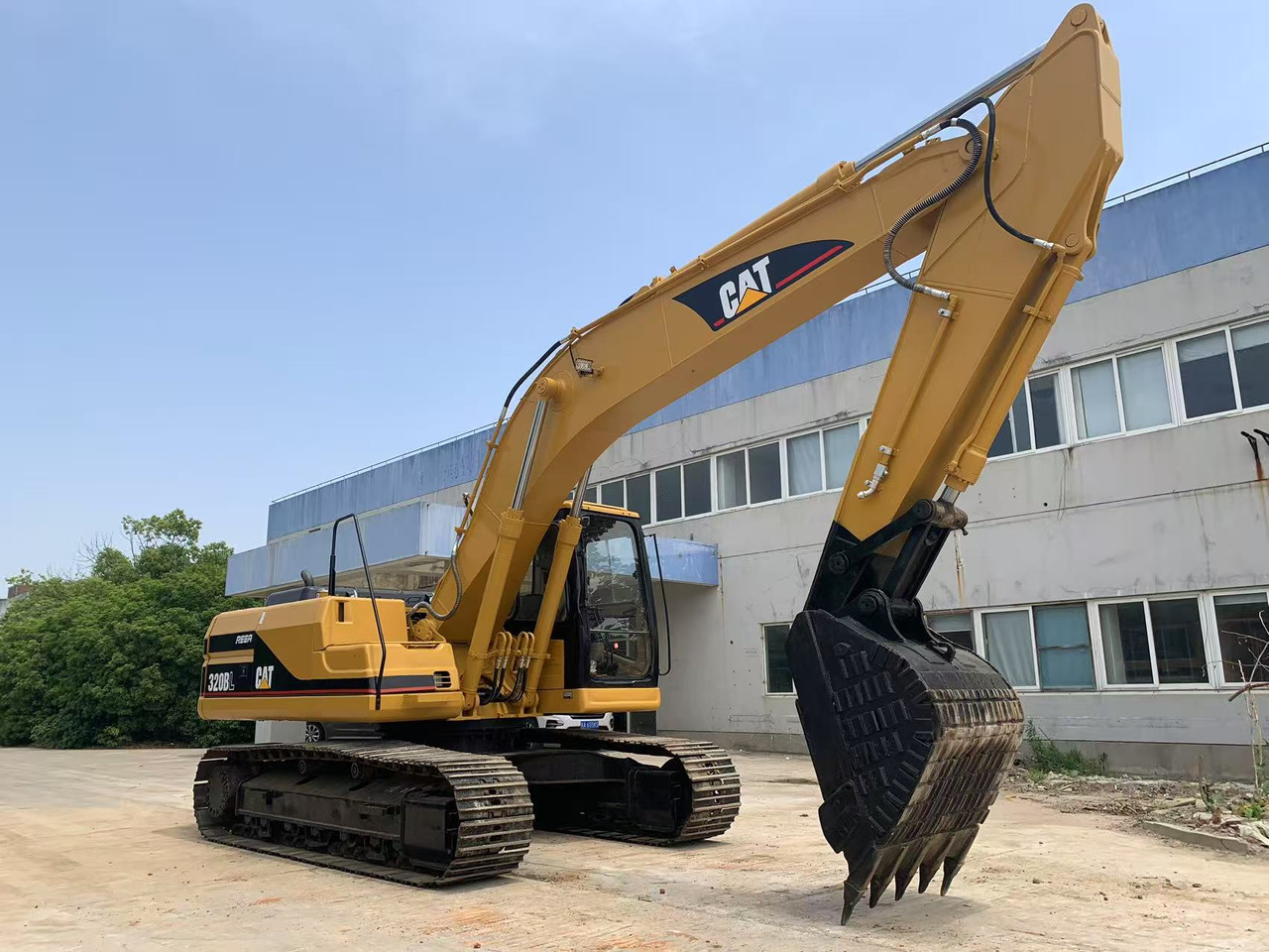 CATERPILLAR 320B, 320BL Secondhand Excavator Made in Japan - Bæltegravemaskine: billede 2 CATERPILLAR 320B, 320BL Secondhand Excavator Made in Japan - Bæltegravemaskine: billede 2