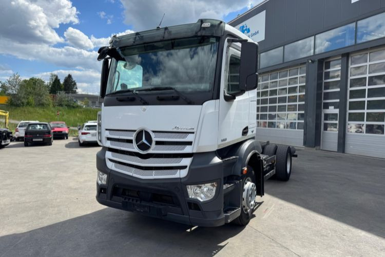 Mercedes-Benz Antos 1851 4x2 - Lastbil chassis: billede 1 Mercedes-Benz Antos 1851 4x2 - Lastbil chassis: billede 1