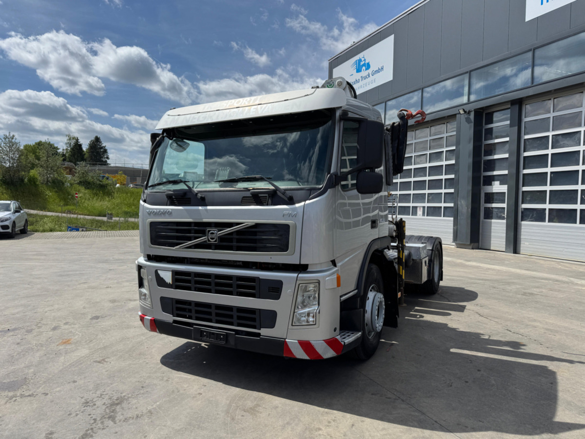 VOLVO FM-400 4x2 Bonfiglioli 15000-4 - Lastbil med kran: billede 2 VOLVO FM-400 4x2 Bonfiglioli 15000-4 - Lastbil med kran: billede 2