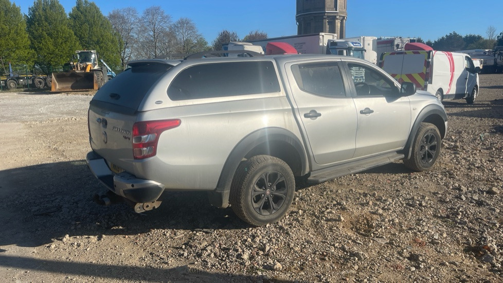 FIAT FULLBACK CROSS 2.4 180PS - Pickup, Mandskabsbil: billede 4 FIAT FULLBACK CROSS 2.4 180PS - Pickup, Mandskabsbil: billede 4