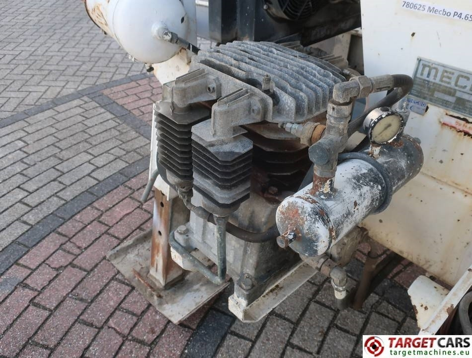 Leje en Mecbo Car P4.65 APV/D Concrete Diesel Pump 65m3/h  Mecbo Car P4.65 APV/D Concrete Diesel Pump 65m3/h: billede 11