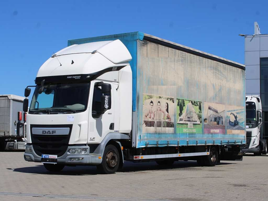 DAF EURO 6 - Lastbil med lad: billede 1 DAF EURO 6 - Lastbil med lad: billede 1