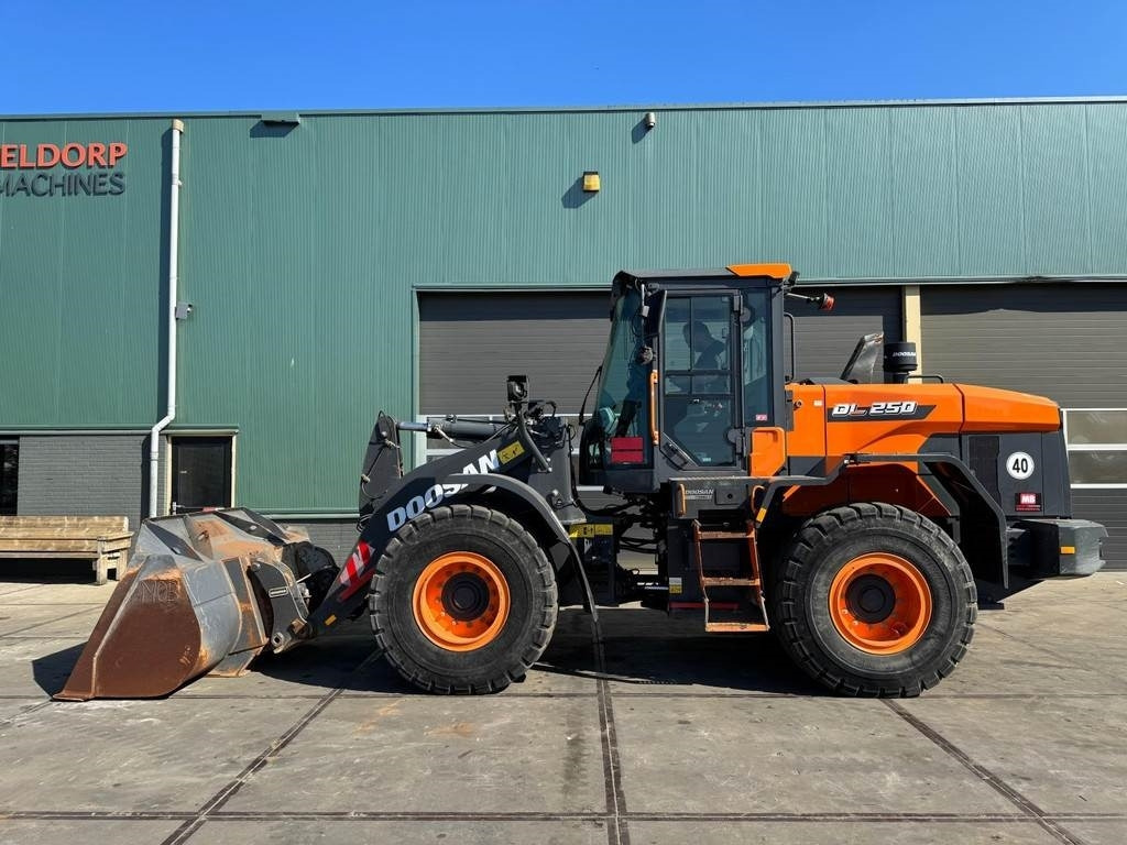 Doosan DL250-7 - Gummihjulslæsser: billede 1 Doosan DL250-7 - Gummihjulslæsser: billede 1