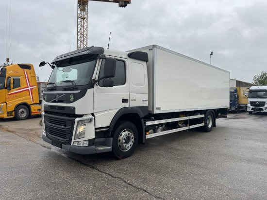 Volvo FM 420, Schlafkabine Koffer mit Ladebordwand - Lastbil varevogn: billede 1 Volvo FM 420, Schlafkabine Koffer mit Ladebordwand - Lastbil varevogn: billede 1