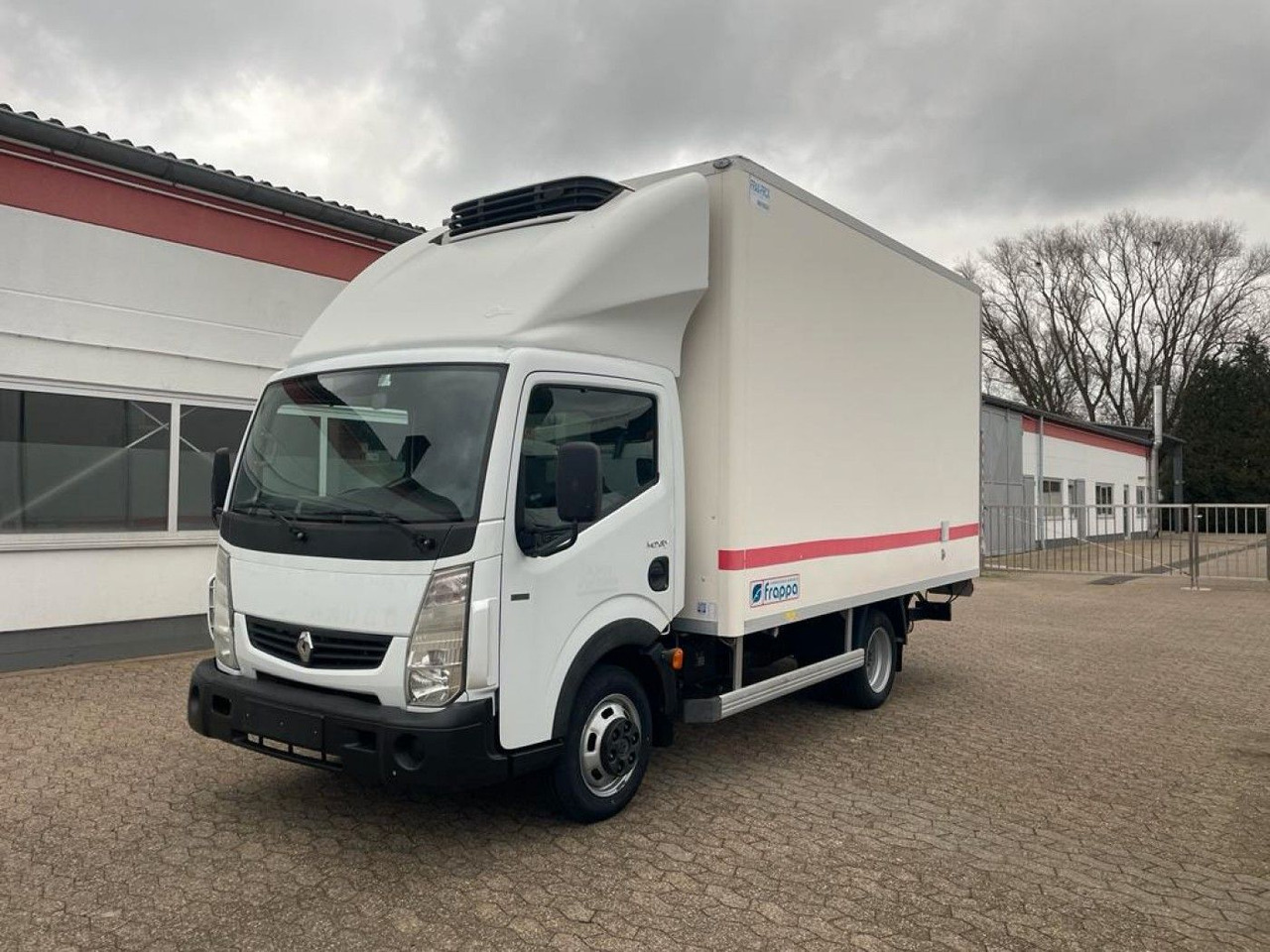 Renault Maxity Tiefkühlkoffer Multi-Temp Ladebordwand - Kølebil: billede 1 Renault Maxity Tiefkühlkoffer Multi-Temp Ladebordwand - Kølebil: billede 1
