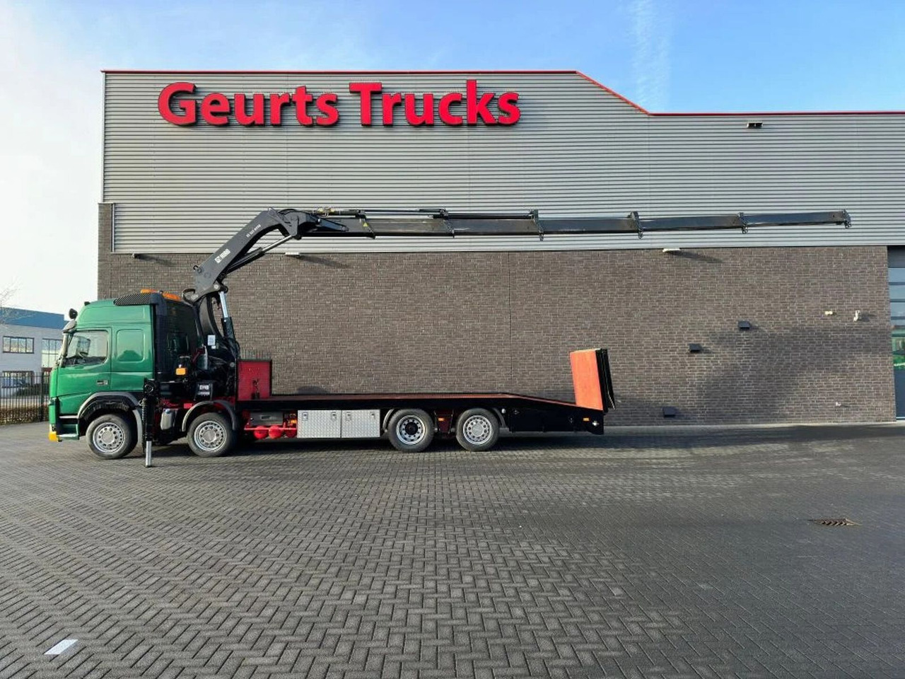 Volvo FM 500 8X2 OPRIJWAGEN/MACHINE TRANSPORTER + HIAB - Lastbil med kran: billede 1 Volvo FM 500 8X2 OPRIJWAGEN/MACHINE TRANSPORTER + HIAB - Lastbil med kran: billede 1