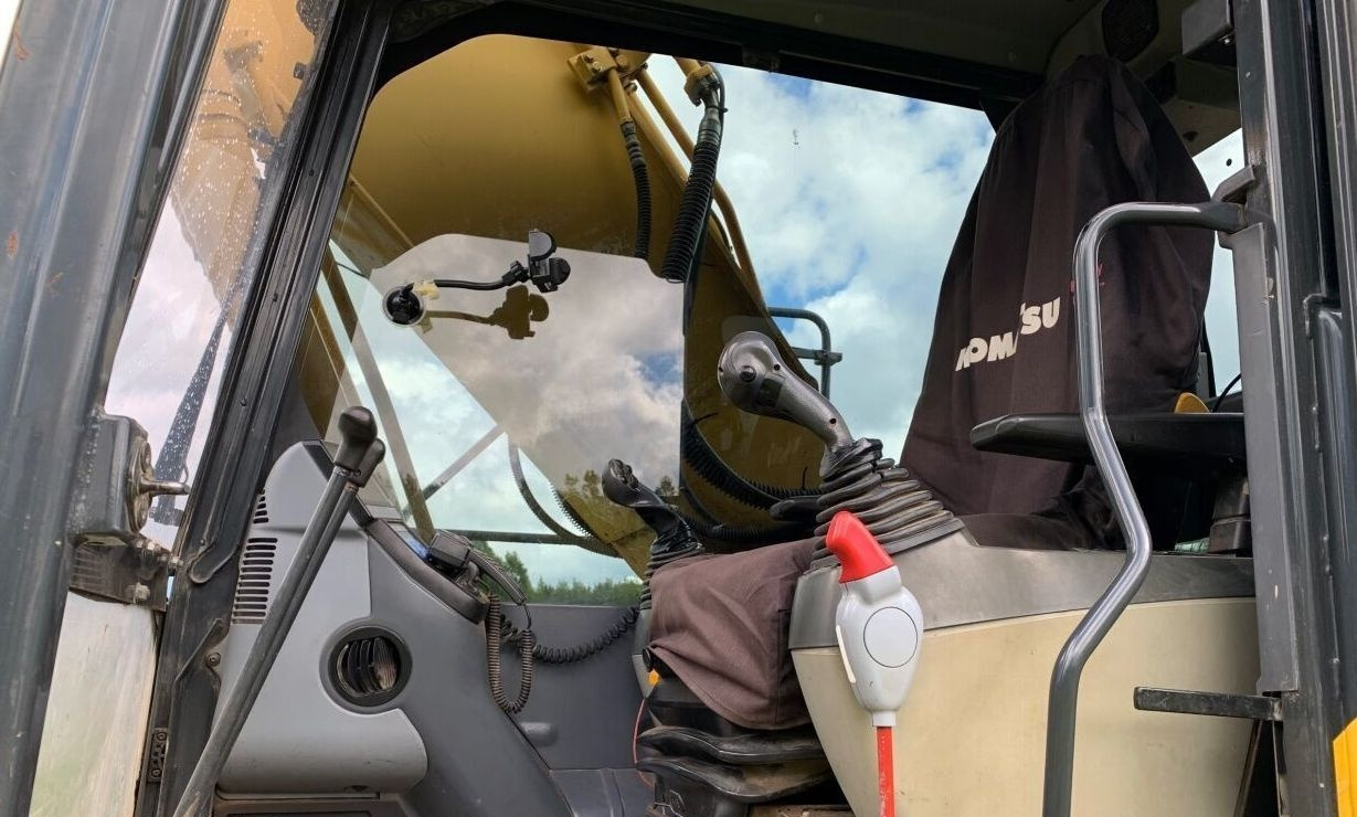 Komatsu PC210LC-8 - Bæltegravemaskine: billede 4 Komatsu PC210LC-8 - Bæltegravemaskine: billede 4