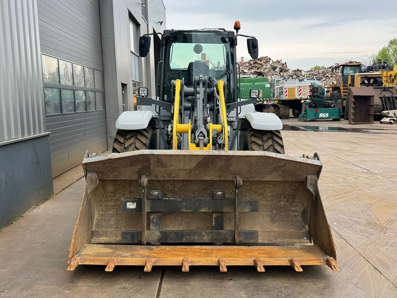 Kramer 8155 / Forks / bucket - Gummihjulslæsser: billede 4 Kramer 8155 / Forks / bucket - Gummihjulslæsser: billede 4