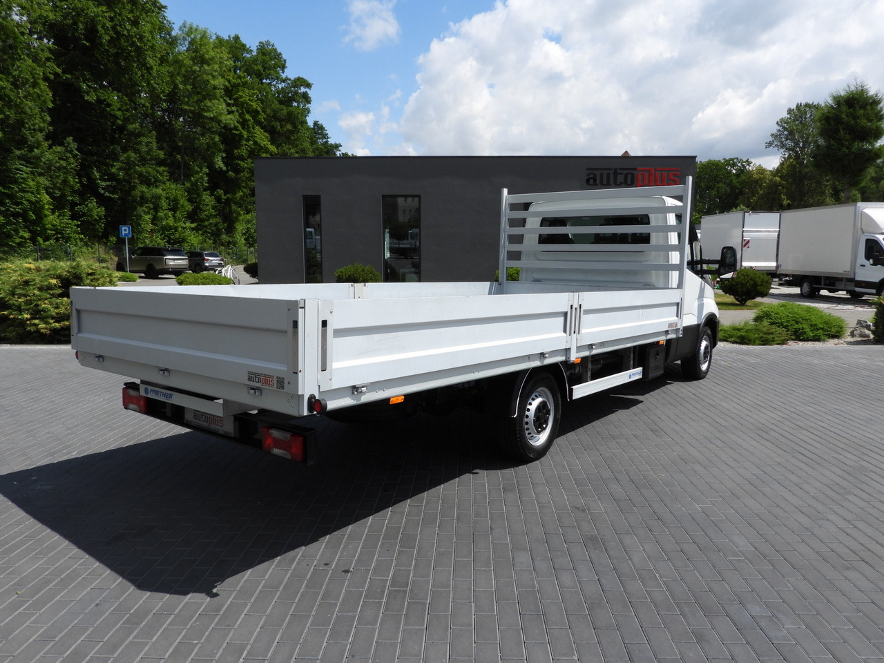 IVECO DAILY 35S16 STAKE BODY 10 PALLETS CRUISE CONTROL AIR CONDITIONING 160HP - Ladbil: billede 3 IVECO DAILY 35S16 STAKE BODY 10 PALLETS CRUISE CONTROL AIR CONDITIONING 160HP - Ladbil: billede 3