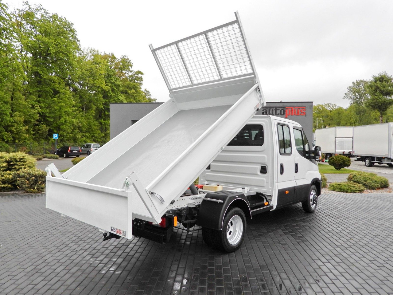 Iveco DAILY 35C13 KIPPER DOPPELKABINE DOKA 7 SITZE A/C - Ladbil med tip, Mandskabsbil: billede 3 Iveco DAILY 35C13 KIPPER DOPPELKABINE DOKA 7 SITZE A/C - Ladbil med tip, Mandskabsbil: billede 3