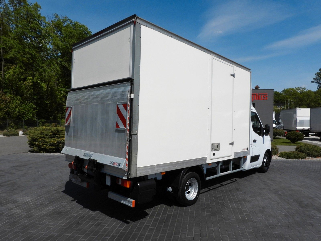 Renault MASTER KOFFER AUFZUG 8 PALETTEN TEMPOMAT NAVI - Varebil med kasse: billede 3 Renault MASTER KOFFER AUFZUG 8 PALETTEN TEMPOMAT NAVI - Varebil med kasse: billede 3
