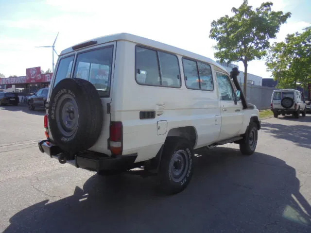 Toyota Land Cruiser HZJ78L 4X4 EXPORT OUTSIDE EU ONLY - Bil: billede 4 Toyota Land Cruiser HZJ78L 4X4 EXPORT OUTSIDE EU ONLY - Bil: billede 4