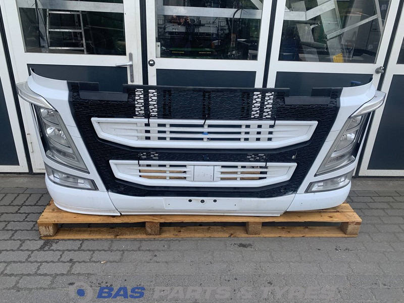 Volvo FH4 - Kofanger for Lastbil: billede 1 Volvo FH4 - Kofanger for Lastbil: billede 1
