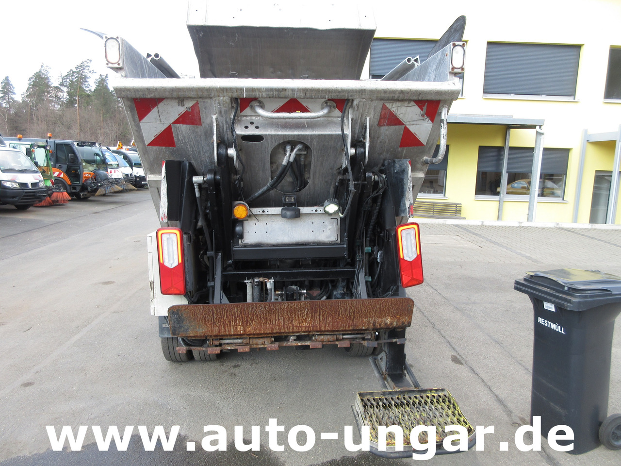 Renault Maxity 130 Müllwagen 3.500kg Lifter Presse Kipper Provence Benne Medium - Affaldsmaskine: billede 5 Renault Maxity 130 Müllwagen 3.500kg Lifter Presse Kipper Provence Benne Medium - Affaldsmaskine: billede 5