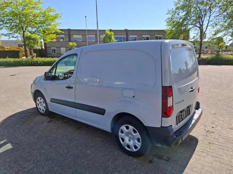 Peugeot Partner 1.6 HDI / TUV:12-01-2026 / AIRCO / CLOSED BOX / MANUAL / EURO-5 b / 2015 - Små varebil: billede 3 Peugeot Partner 1.6 HDI / TUV:12-01-2026 / AIRCO / CLOSED BOX / MANUAL / EURO-5 b / 2015 - Små varebil: billede 3