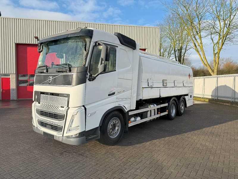 Volvo FH5-500 6X2 / ENGINE RUNNING / LIFT+LENKACHSE / FULL AIR / ADR / EUROTANK / 9-TON FRONT AXLE / EURO-6 / 2022 - Tankbil: billede 1 Volvo FH5-500 6X2 / ENGINE RUNNING / LIFT+LENKACHSE / FULL AIR / ADR / EUROTANK / 9-TON FRONT AXLE / EURO-6 / 2022 - Tankbil: billede 1