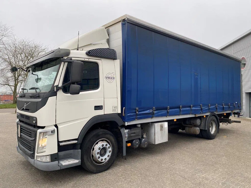Volvo FM11-330 / LOW KM'S:472120 KM / LWDS / FULL-AIR / NAVI / CURTAIN SAILS / PLATFORM 2500KG / AUTOMATIC / EURO-6 / 2016 - Lastbil med presenning: billede 1 Volvo FM11-330 / LOW KM'S:472120 KM / LWDS / FULL-AIR / NAVI / CURTAIN SAILS / PLATFORM 2500KG / AUTOMATIC / EURO-6 / 2016 - Lastbil med presenning: billede 1