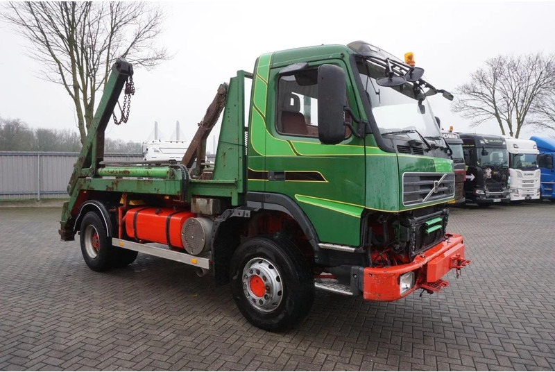 Volvo FM12-420 / ENGINE RUNNING / 4X4 / HYDRAULICS / BIG AXLE / ONLY:510426 KM / FULL STEEL / EURO-3 / 2001 - Liftdumper lastbil: billede 3 Volvo FM12-420 / ENGINE RUNNING / 4X4 / HYDRAULICS / BIG AXLE / ONLY:510426 KM / FULL STEEL / EURO-3 / 2001 - Liftdumper lastbil: billede 3